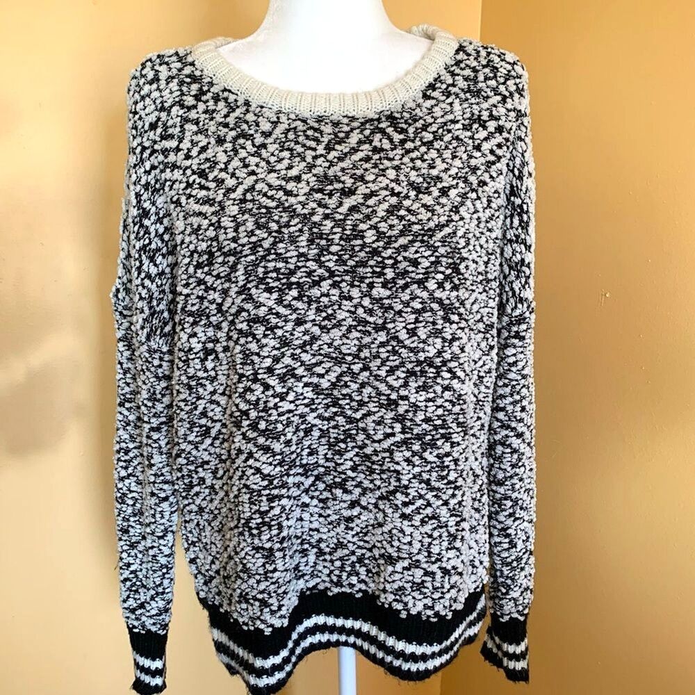 Staccato White Black Popcorn Crew Neck Sweater Size S Oversize Comfy Sweater